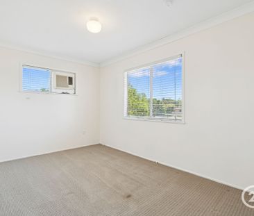 Charming Home on Large Block - Photo 4