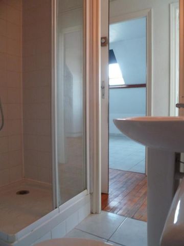 Location Appartement 2 pièces 26m² ELBEUF 76500 - Photo 3