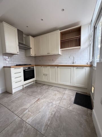 2 Bed Maisonette, Theodore Road, SE13 - Photo 3
