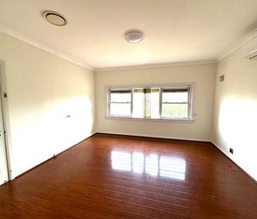 Well Presented, Spacious Brick Home - Photo 6