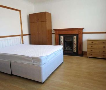 Bedroom Detached House In Winton, BH9 - Photo 6