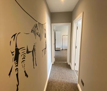 Joyful House Share in Brighton Room 3 - Photo 1