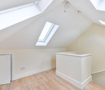 4 bedroom semi-detached house to rent - Photo 5