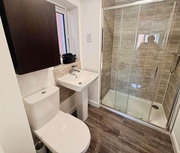 Lon Y Rheilffordd, Barry, CF62 - Photo 4