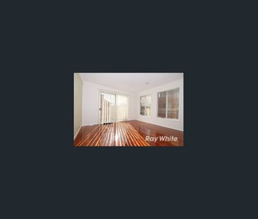 Modern, large unit & close to Knox City Shopping Centre! - Photo 1