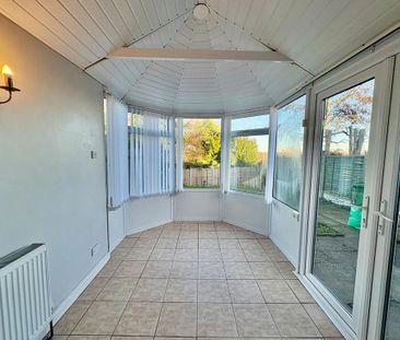 2 bedroom detached bungalow to rent - Photo 2