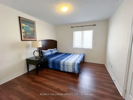 Detached Home For Lease | N9246351 - Photo 3