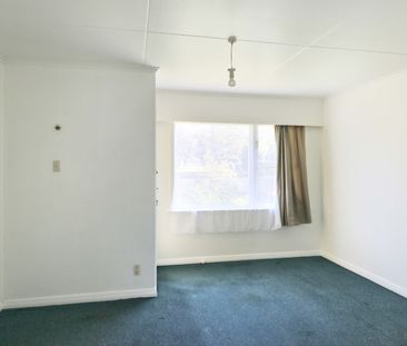 Sunny bedsit in a park - Photo 3