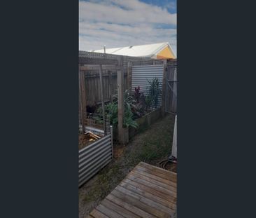 New Ensuite 2 Blocks from Sylvan Beach Bribie Island - Photo 1