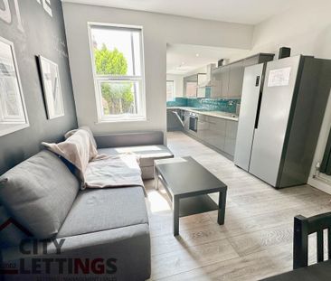 1 bedroom in a house share to rent - Photo 1