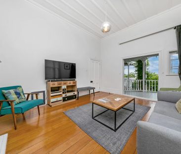 Charming Character Home in the Heart of Devonport Village - Photo 3