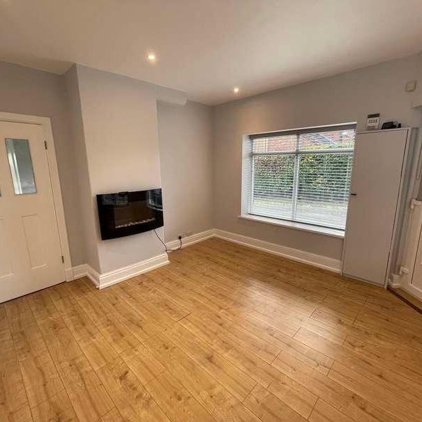 Ground Floor Flat, Tudor House, Harrogate Road, Huby, Leeds, West Yorkshire, LS17 - Photo 1