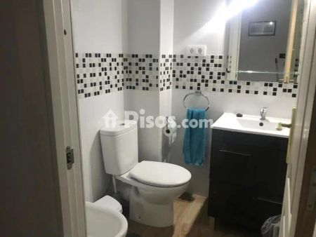 Piso en alquiler en Residencia - Photo 4