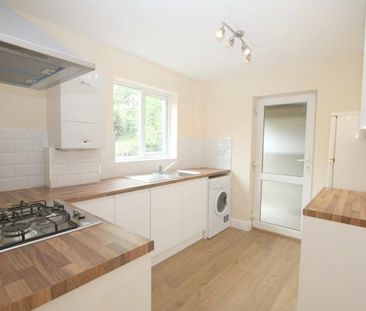 3 bedroom semi-detached house to rent - Photo 6