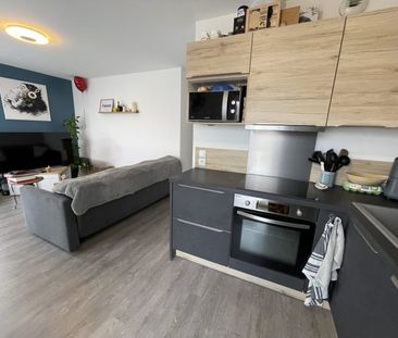 A LOUER - BEAU T2 + BALCON + 2 PARKINGS + CAVE - Photo 5