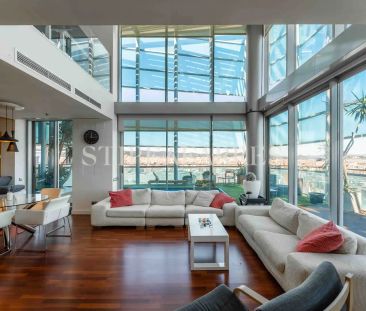 Barcelona - Photo 2