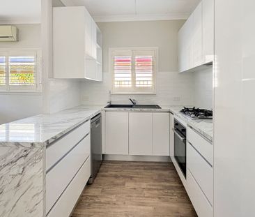 Ideal Family Home with In-Ground Pool - Photo 5