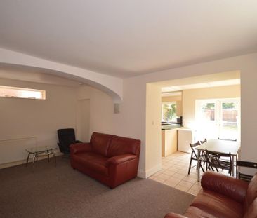 5 bedroom detached house to rent - Photo 3