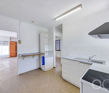 Open the Door to Coastal Comfort - Photo 4