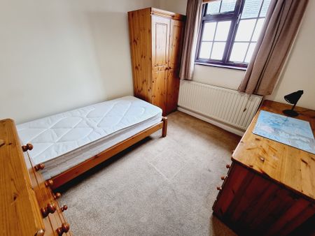 4 Bed Student Accommodation - Photo 2