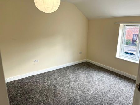 2 bedroom end of terrace house to rent - Photo 2