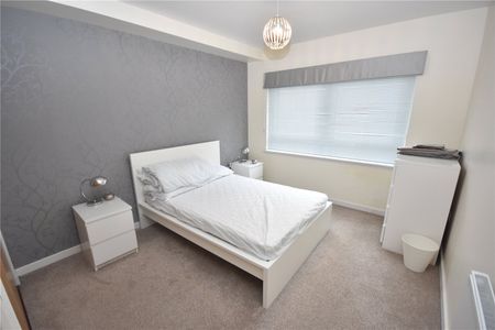 3 bedroom apartment to rent - Photo 3