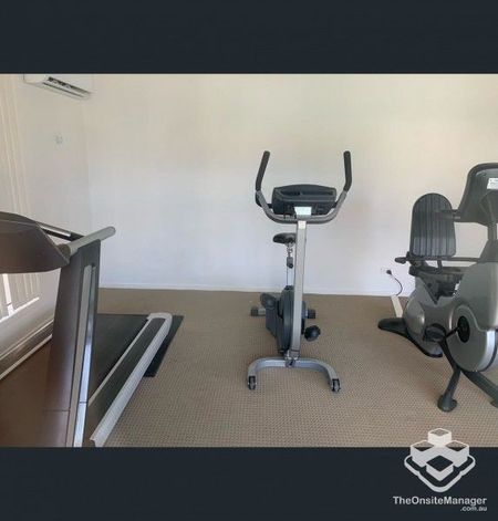 Break Lease: 3 bedroom townhouse - Photo 5