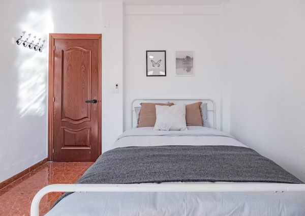 Carrer del Mestre Alberto Luz, Valencia, Valencian Community 46035