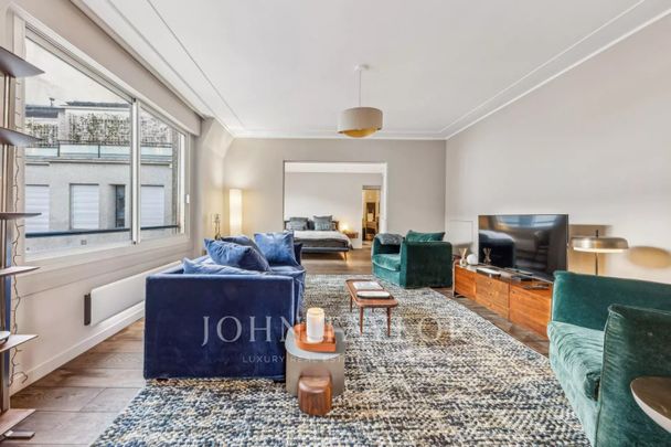 Appartement • Triangle d'Or - Photo 1