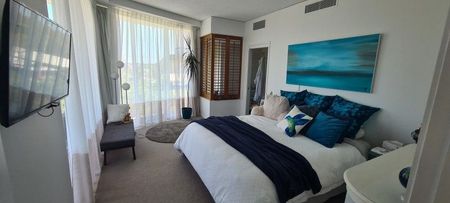 Executive 3-bedroom, 2-bathroom unit in the heart of Mooloolaba - Photo 4