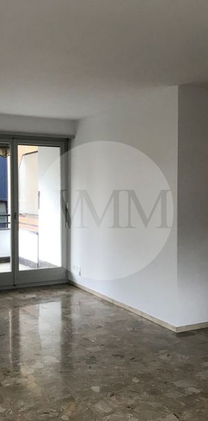 3.5 LOCALS NEAR THE CENTER - Photo 1