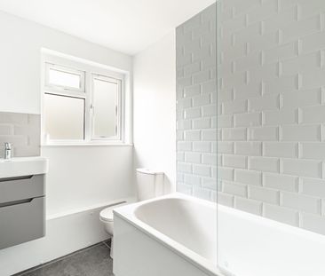 Available unfurnished from 21/11/2025 - Photo 2