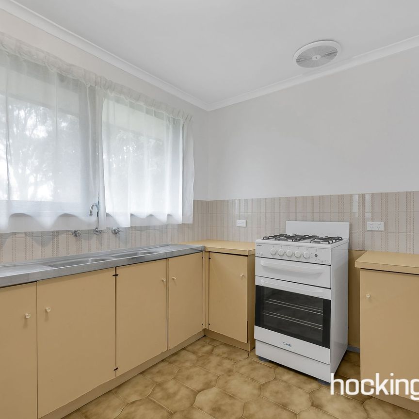 32 Holroyd Drive, - Photo 1