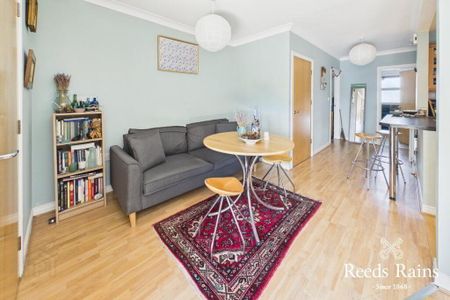Flat 12B, Loughside Court, Kinnegar Avenue, Holywood, BT18 9JR - Photo 4