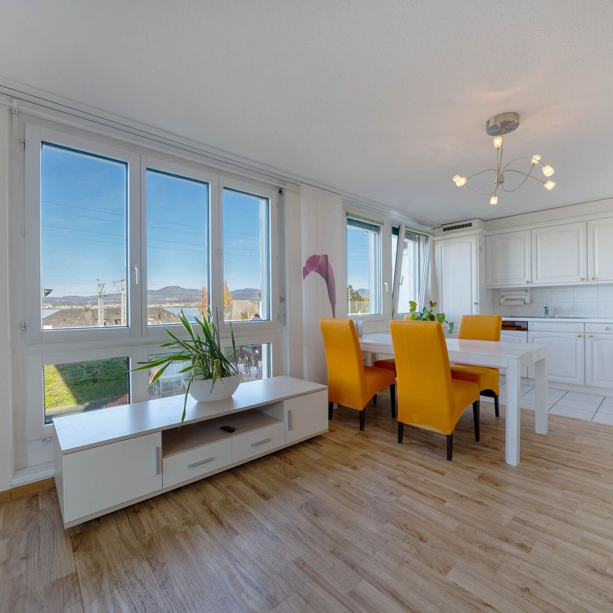 Lake view apartment – with glazed balcony! - Photo 1