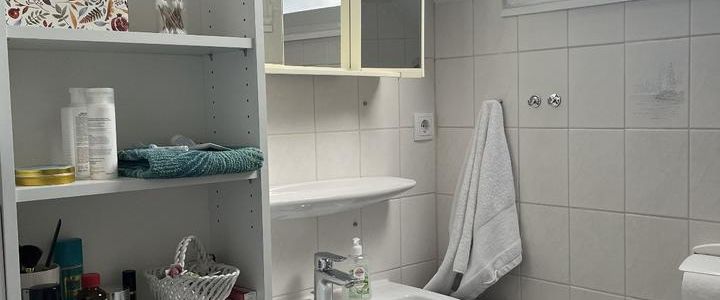 Attraktive Dachgeschoßwohnung (81 m²) in zentraler Lage - Photo 1