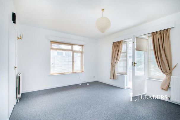 2 bedroom detached house to rent - Photo 1