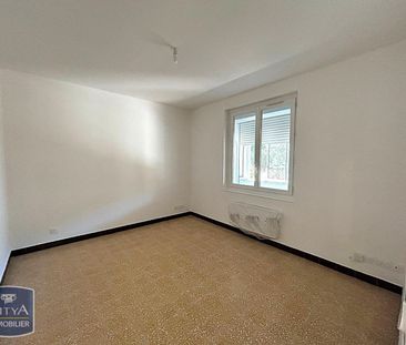 Location Maison 3 pièces 66m² CHATEAUNEUF LES MARTIGUES 13220 - Photo 2