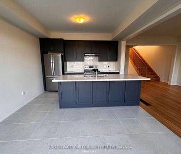 For Lease - 154 Terry Fox Drive, Barrie, Ontario - Photo 2