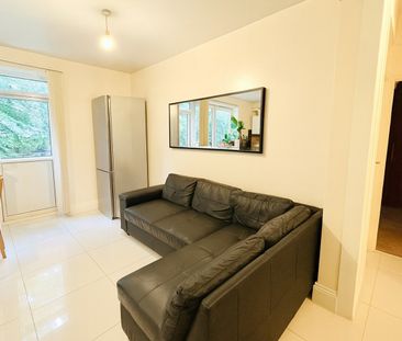 Room in a Shared Flat, Gated, SE16 - Photo 2