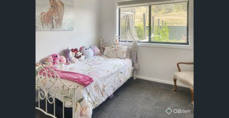 Elegant Family Living in Riverside Estate - Photo 3