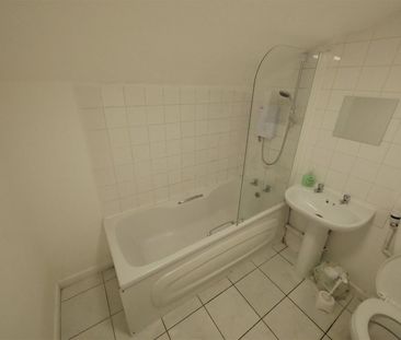 The Mount, Bournemouth, BH1 - Photo 6