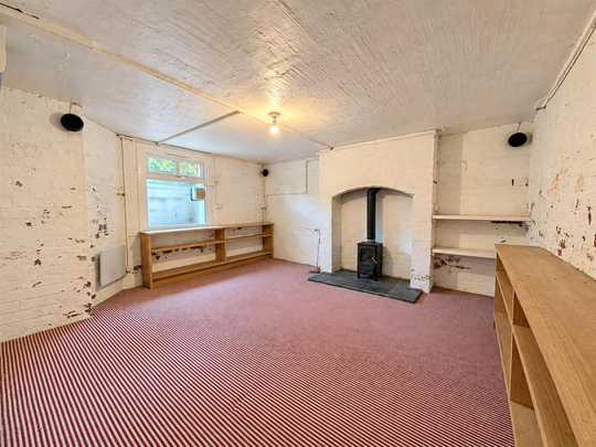 4 bedroom terraced house to rent - Photo 1