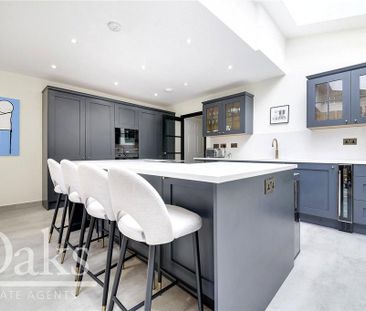 4 bedroom semi-detached house to rent - Photo 6