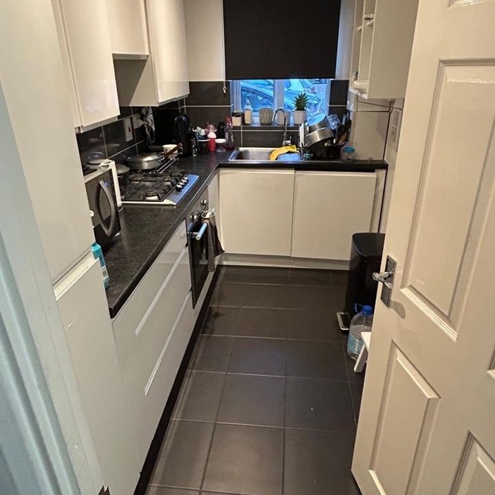 2 Bed Flat, Royal Oak Court, RM6 - Photo 1
