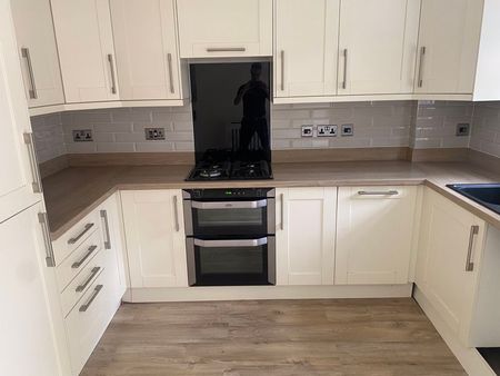 Crusader Road, Hedge End, Southampton - Photo 4