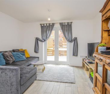 2 bed House - Mid Terrace To Let - Photo 6