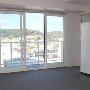 One Bedroom Apartment , Rent includes electricity - Photo 2