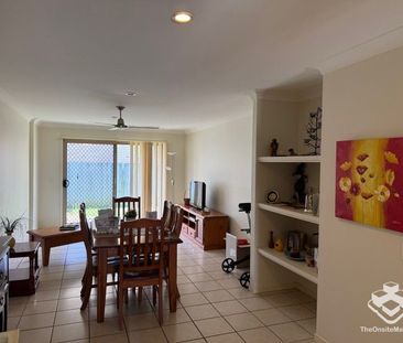 Charming 2-Bedroom Villa in a Sought-After Complex - Photo 1