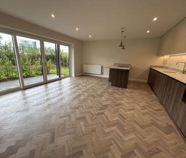 Dudsbury Road, Ferndown - Photo 2